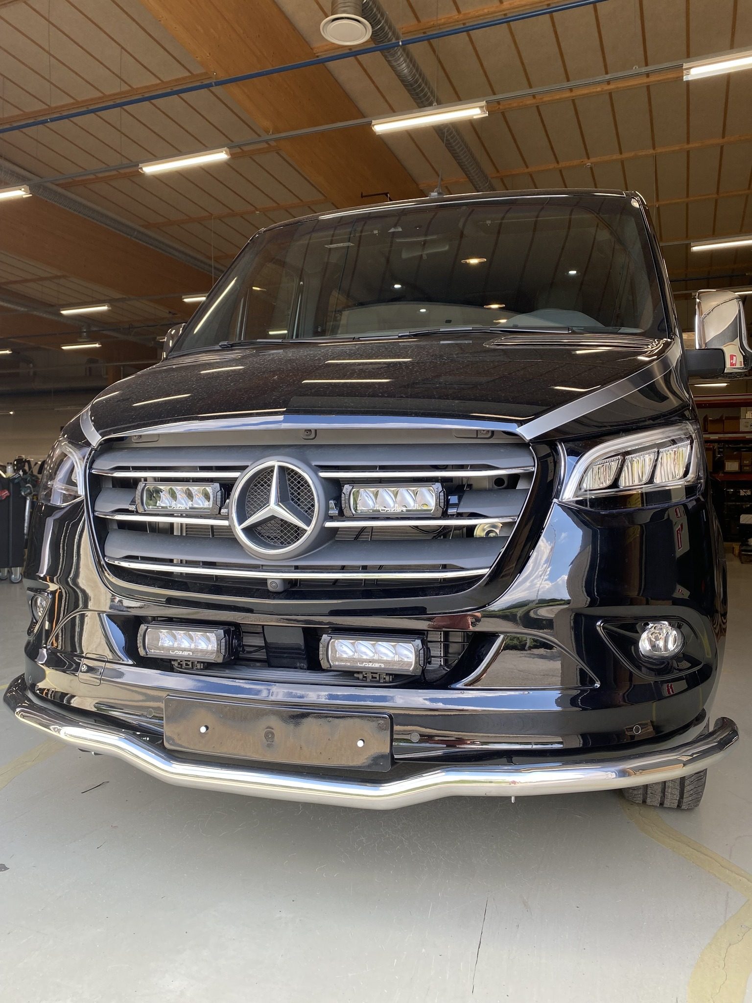 Pasin Tilataksin Mercedes-Benz Sprinter – tilataksi Lahdessa